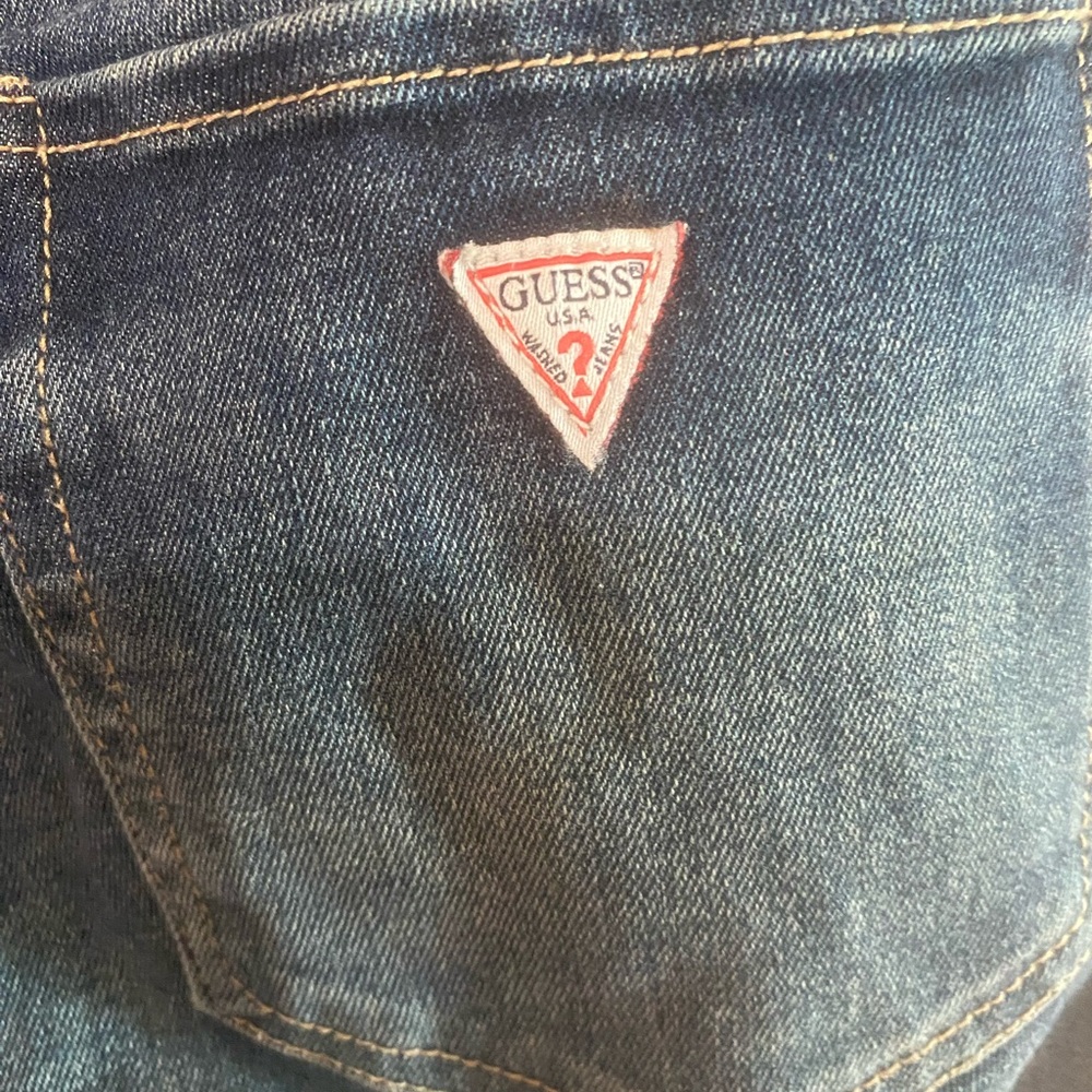 GUESS Denim Medium Rise Skinny Jeans Soran Distressed Ripped with Iconic Patch